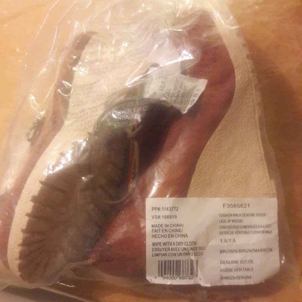 Cushion Walk genuine suede lace up wedge - Picture 2 of 8